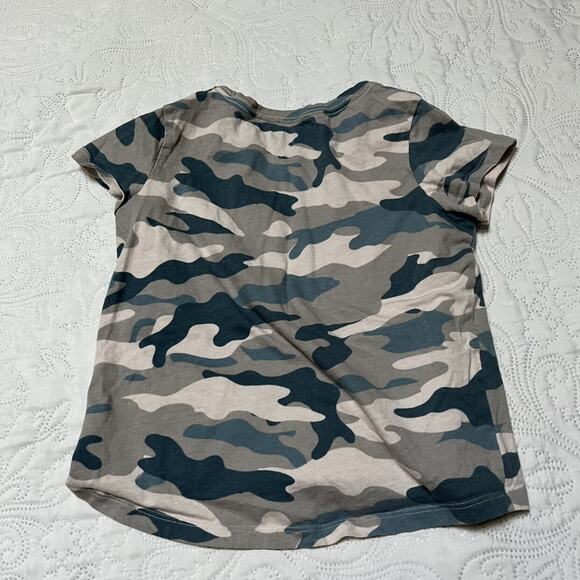 Old Navy Camo Softest Tee Size 6/7 - Picture 3 of 4